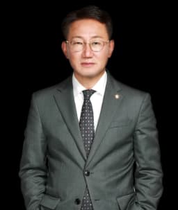 사건담당변호사 박규석