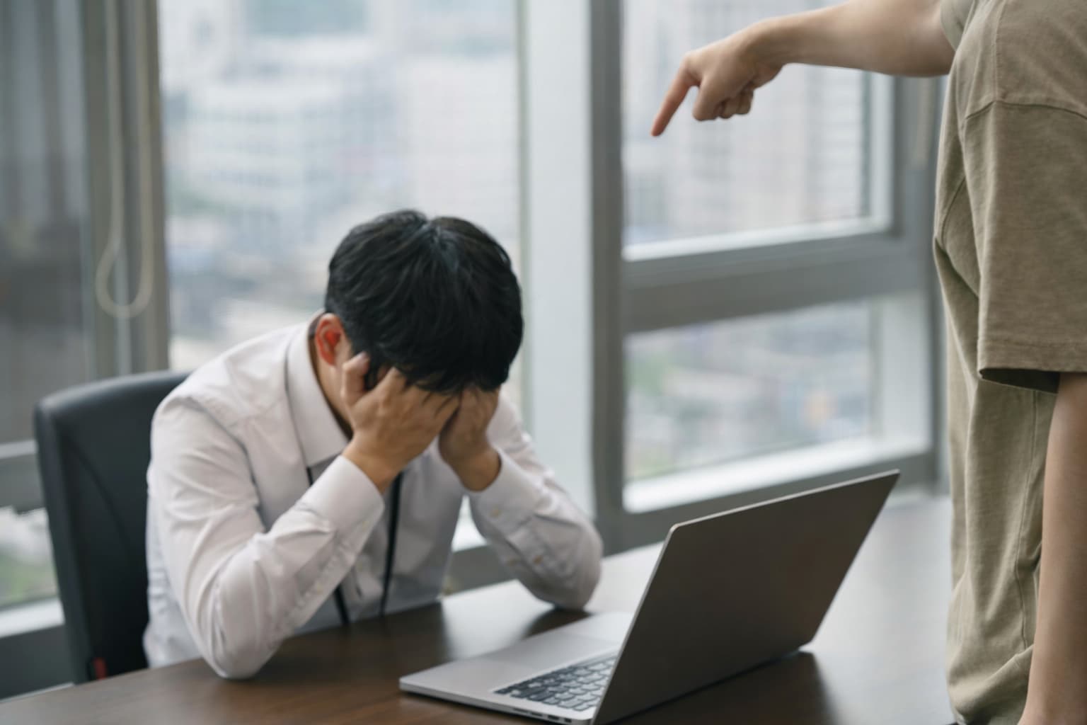 직장갑질 성립 요건과 법적 처벌 수위